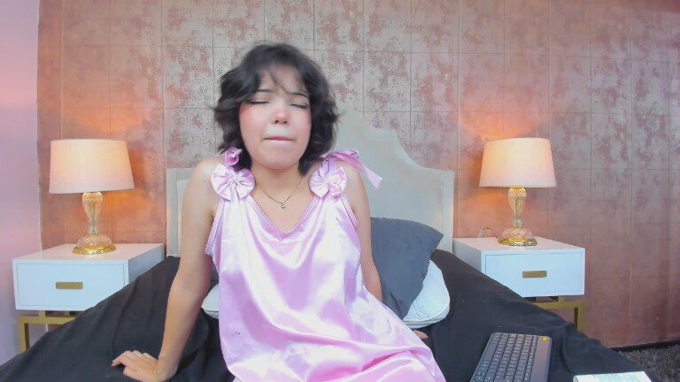 NikoYon's Streamate show and profile