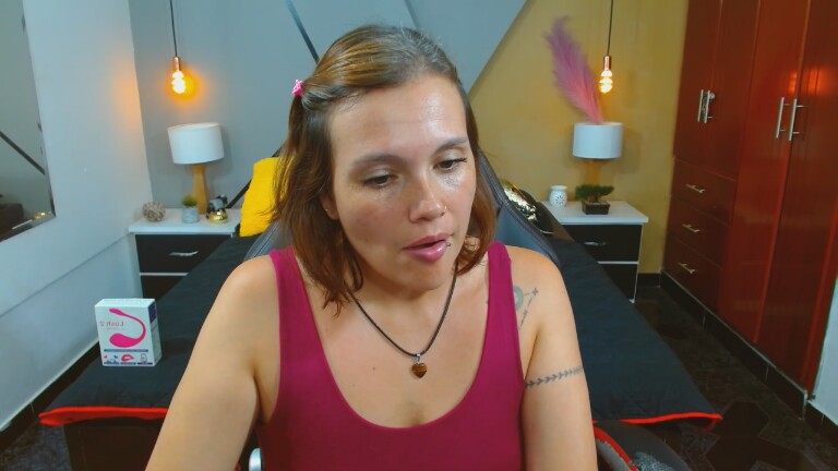 ConieMoss's Streamate show and profile