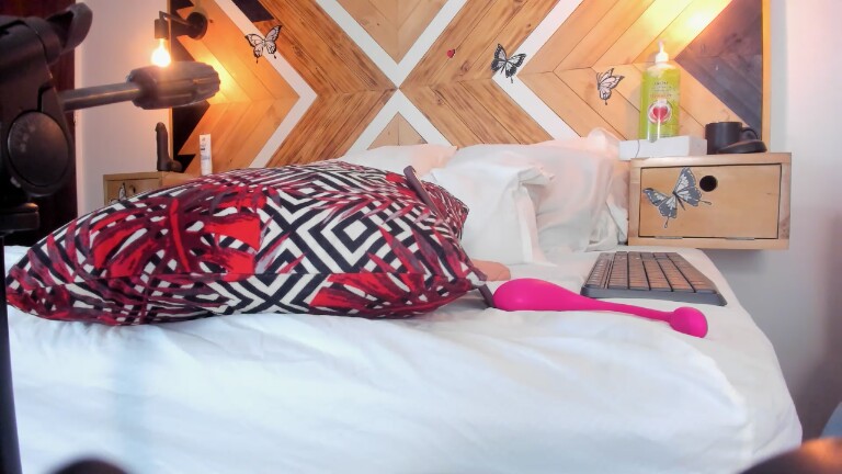 KathaleiyaOzzi's Streamate show and profile