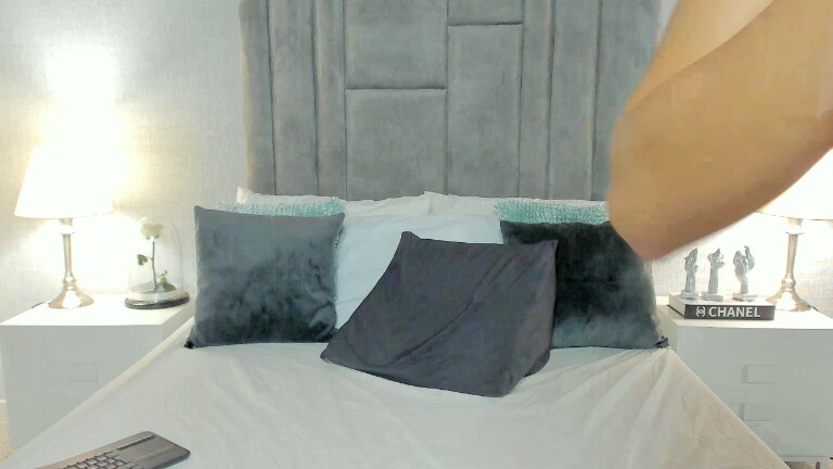 ZairaAbad's Streamate show and profile