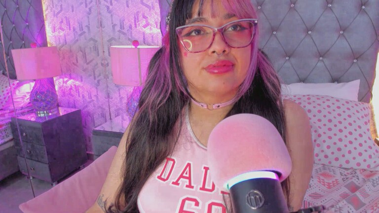 MaddieWaves's Streamate show and profile